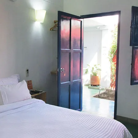 Zana Boutique Hotel 3*